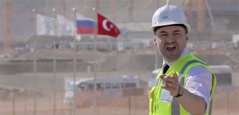 A­k­k­u­y­u­ ­N­G­S­ ­ç­a­l­ı­ş­a­n­l­a­r­ı­,­ ­R­u­s­ç­a­ ­ş­a­r­k­ı­ ­s­ö­y­l­e­y­e­r­e­k­ ­k­l­i­p­ ­ç­e­k­t­i­